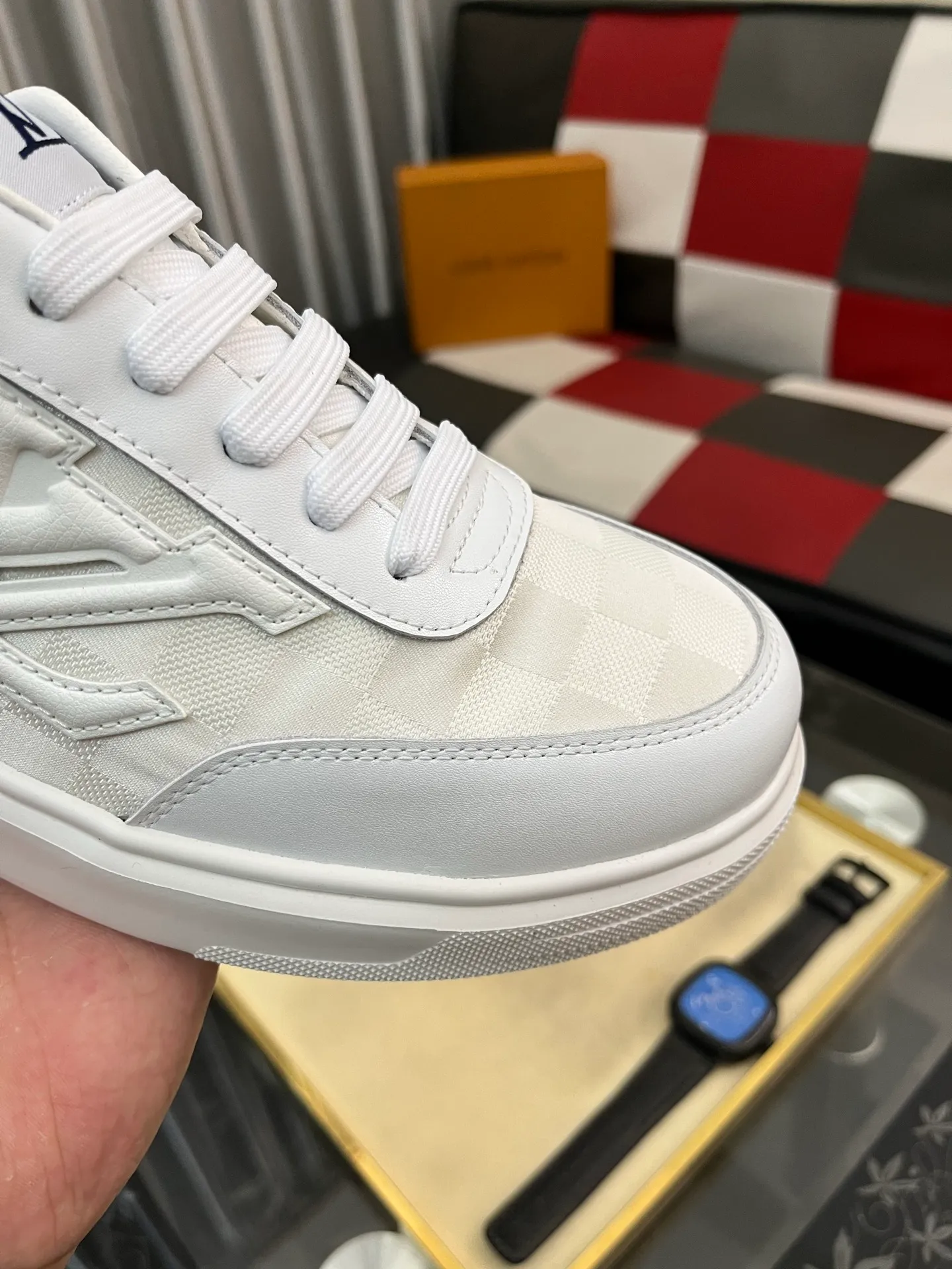Men's shoes 💰400⌚️⌚️【LOUIS VUITTON】Same style as Louis Vuitton* official website 🚹Men's high-top casual shoes❤️Same style as popular celebrities and big names ~ Best-selling at home and abroad Lv focuses on the checkerboard series...Imported first-layer cowhide with special fabrics➕Full sheep leather lining➕Brand-specific hollow outsole💎Number: 38-443️⃣Colors available